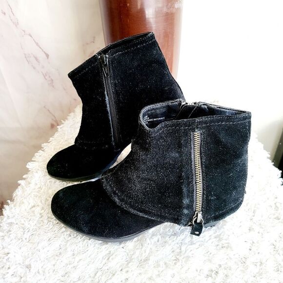 Kelly & Katie Bailey short boot with side zip on both side - Picture 1 of 8